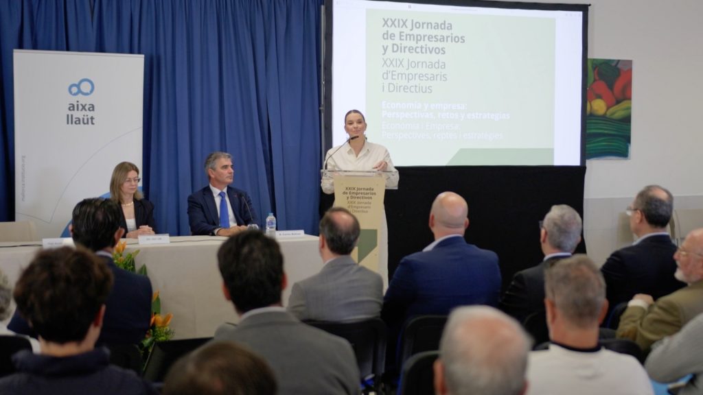 Presidenta Marga Prohens hablando a la audiencia